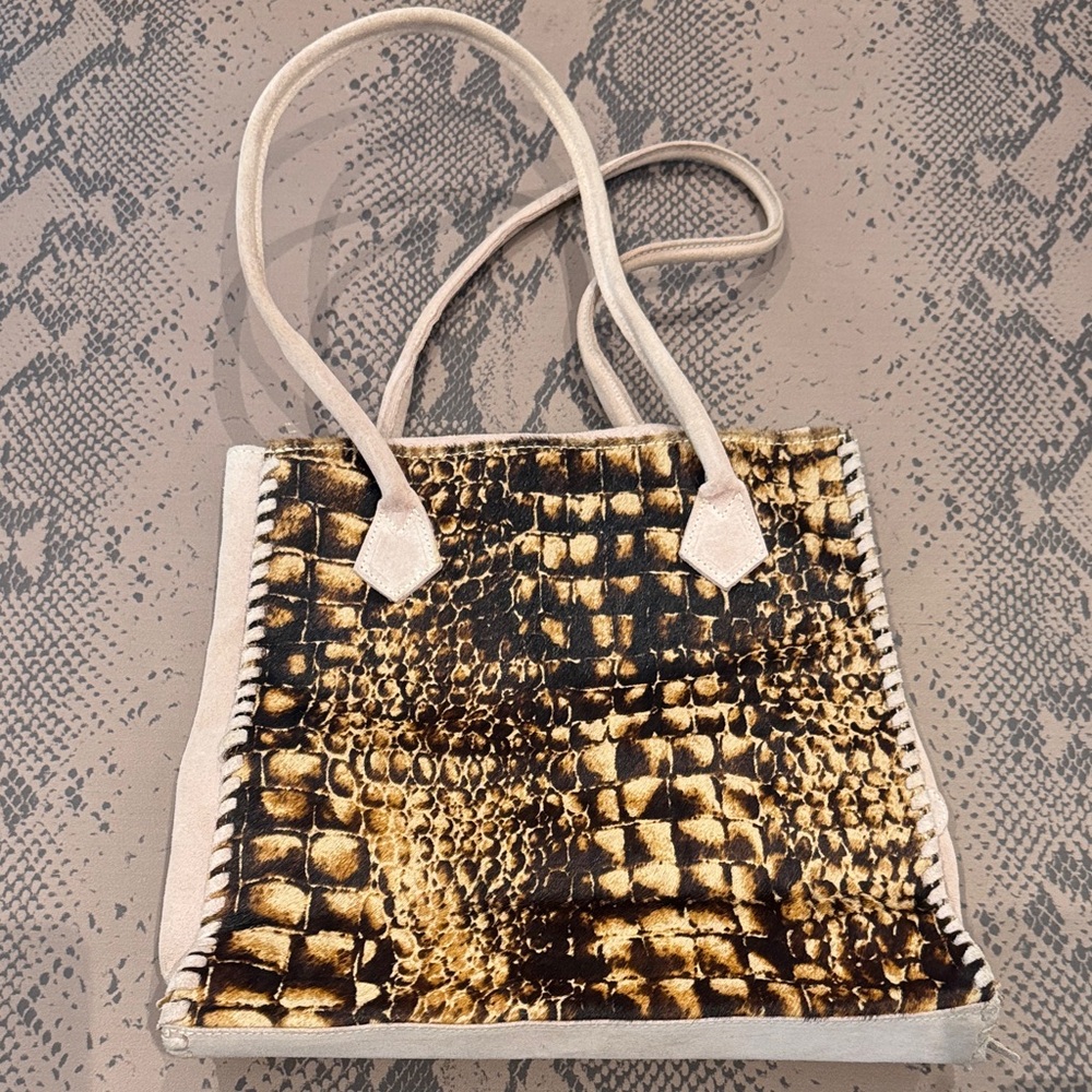 Chic Snakeskin Pattern Tote Bag